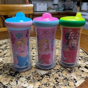 Sippy Cups total 3, THESE ARE NOT SOLD! They do not require clear plastic insert